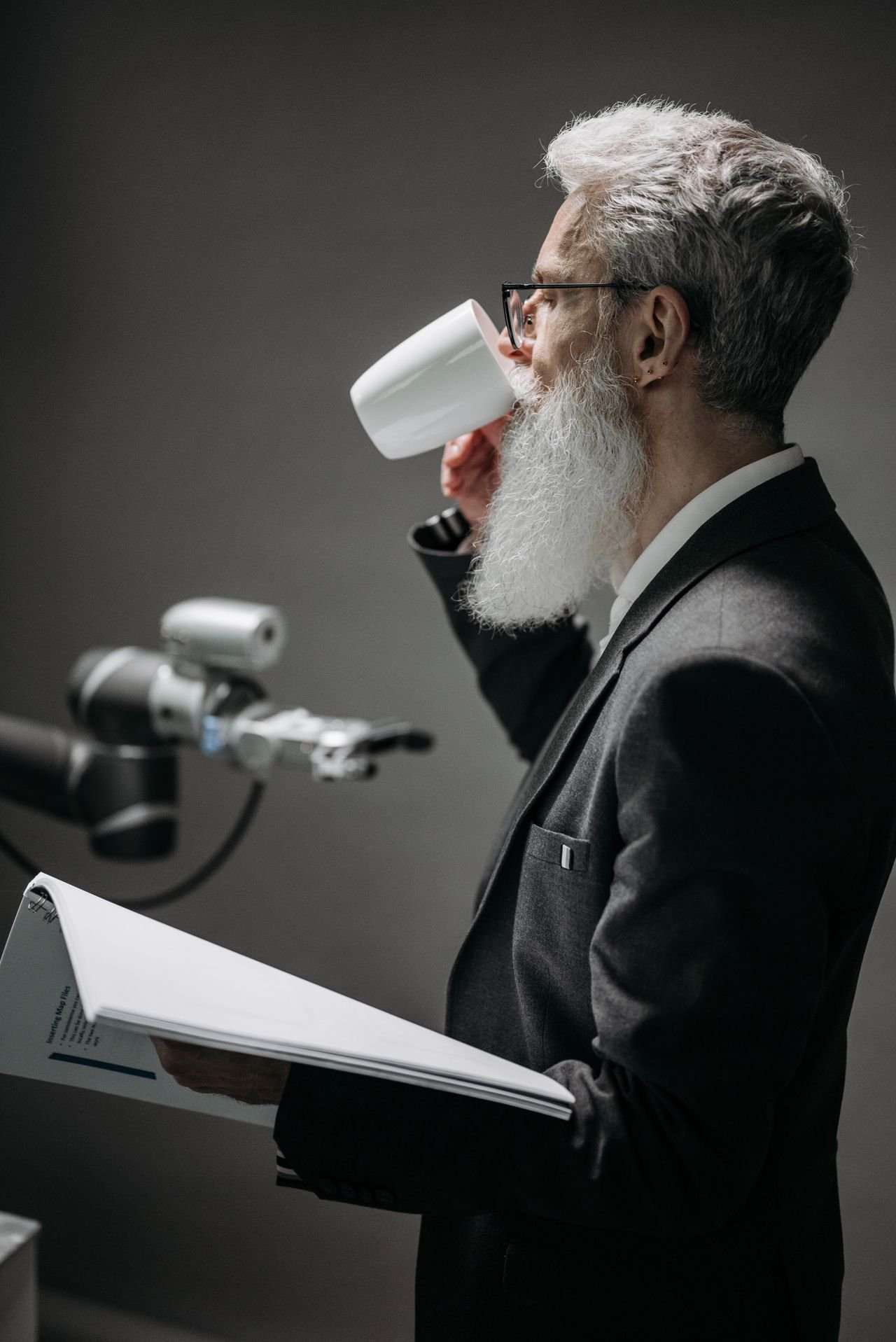 You are currently viewing AI Decision-Making at Starbucks: Personalization vs Privacy